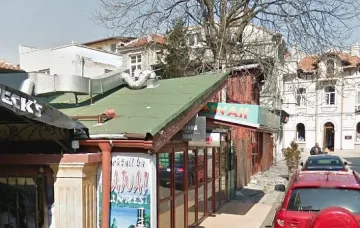 Култов бар в Бургас оцеля след четвърти палеж