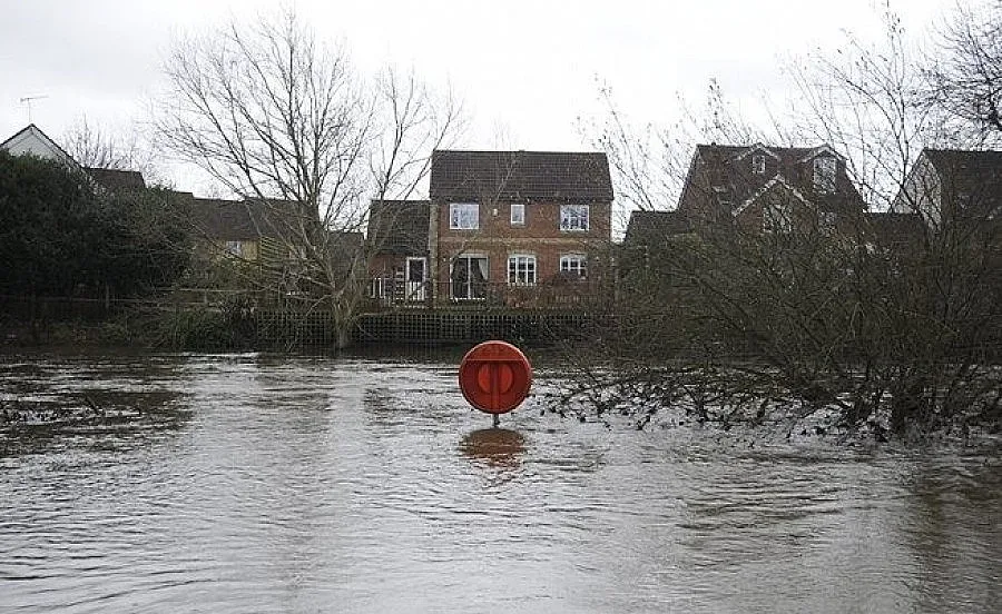 Eвакуираха хиляди домове в британския град Йорк