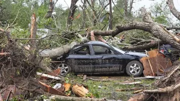 Бурите в САЩ отнеха живота на 20 души