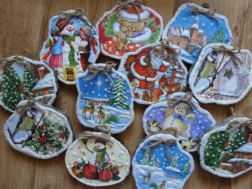 Бургазлийка прави играчки в дома си