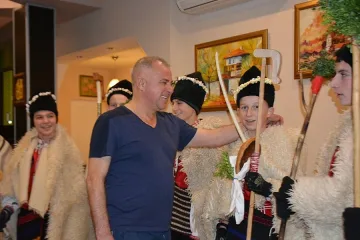 Коледари наричаха за здраве в къщата на кмет