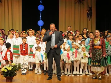 Коледен концерт за банскалии и туристи