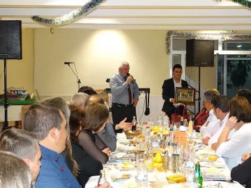 Община дарява над 45 000 лв. на 92 нуждаещи се деца