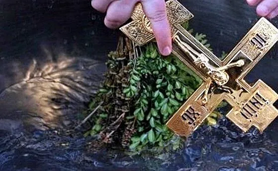 Зимен Кръстовден! Реките спират да текат, черпят чудни имена