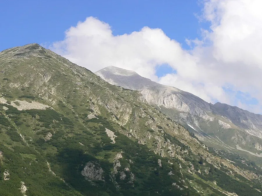 Туристи пострадаха на слизане от връх Вихрен