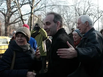 50 души блокираха булевард заради Волгин