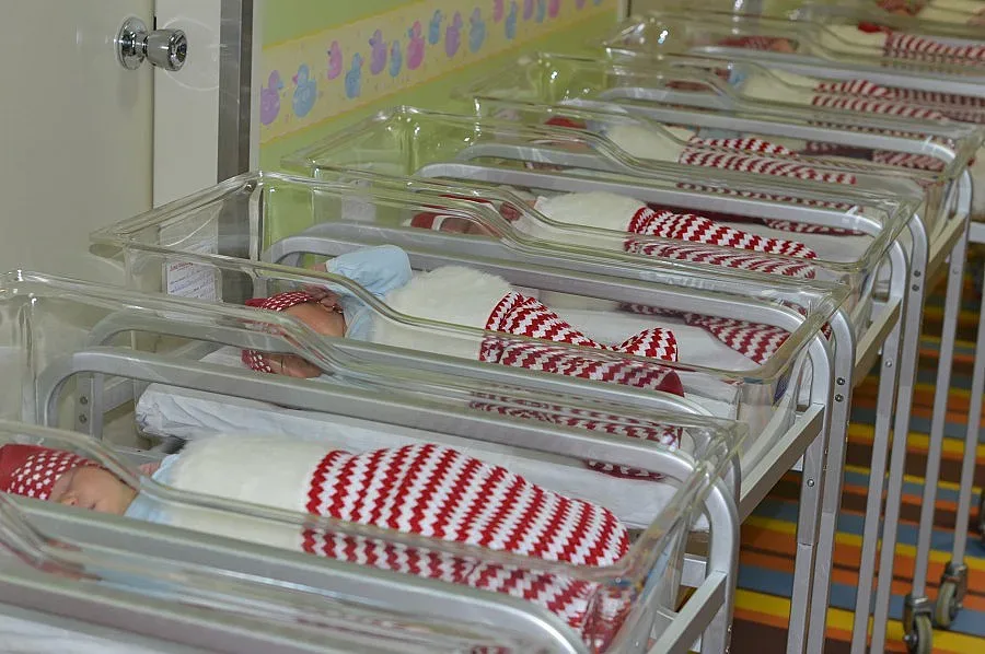 Бургаска болница облече бебета в Коледни чорапчета