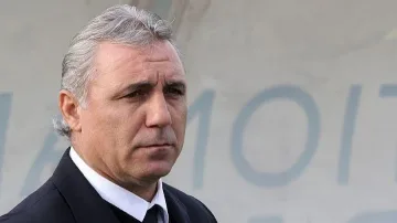 Стоичков повежда Казахстан с тайните на Кройф 