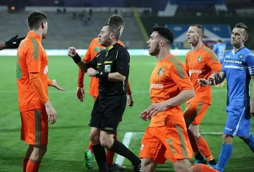 По закон "Литекс" аут, другото е цирк