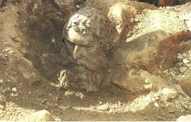 Тайната на Севт III. В Голямата Косматка има нещо невиждано