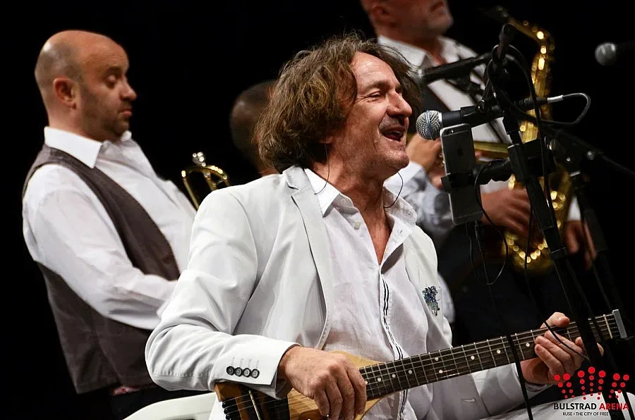 Брегович черпи в Русе