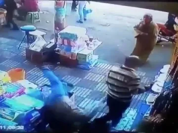 Мароканка нокаутира перверзник,  ощипал я отзад (ВИДЕО)