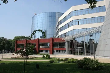 Осъдиха асистенти от БСУ за източени пари от ЕС