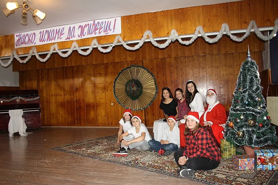 Средношколци събраха 1 610 лв. за Наско от Шумен