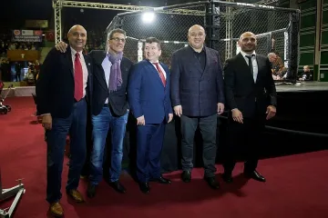 Кралев отличи призьорите от Балканското по ММА