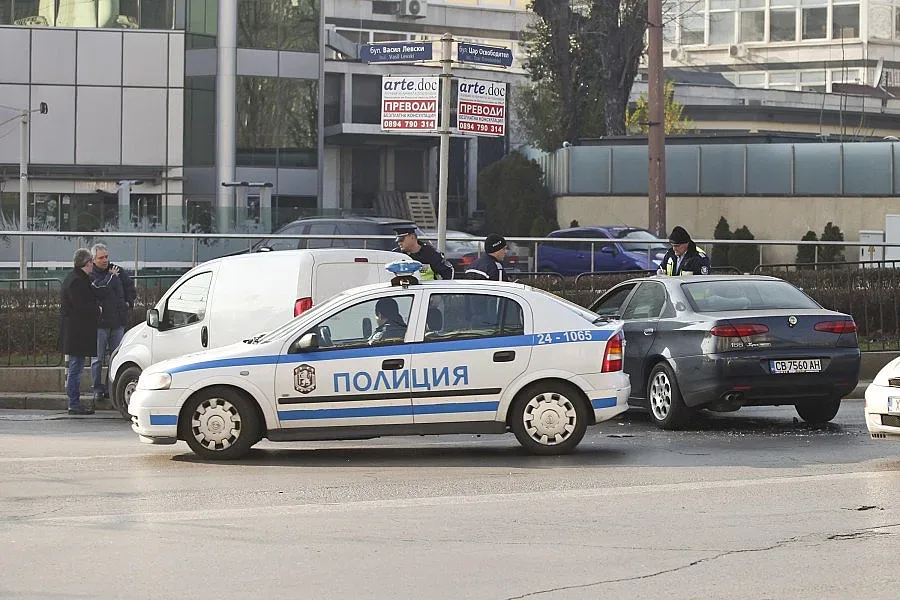 Катастрофа блокира трафика пред Ректората 