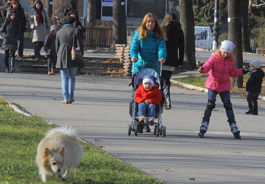 Слънчева неделя 