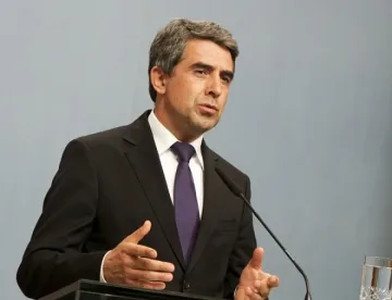 Плевнелиев: Подкрепям Екатерина Захариева