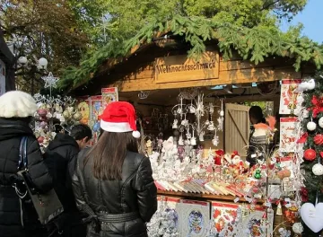 Коледен базар в помощ на изоставени деца