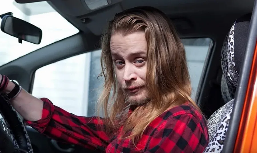 Маколи Кълкин с нова версия на "Сам вкъщи" (ВИДЕО)