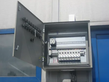 Глобиха енерго компания с 2000 лв. за незаконно табло до къщата на Ванга