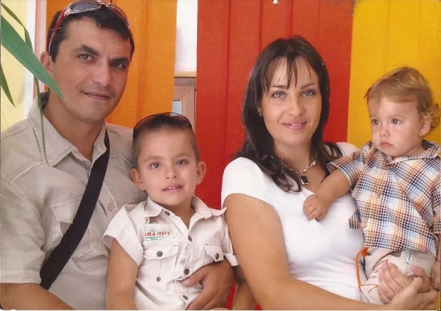 Помагат на майка във войната с рака 