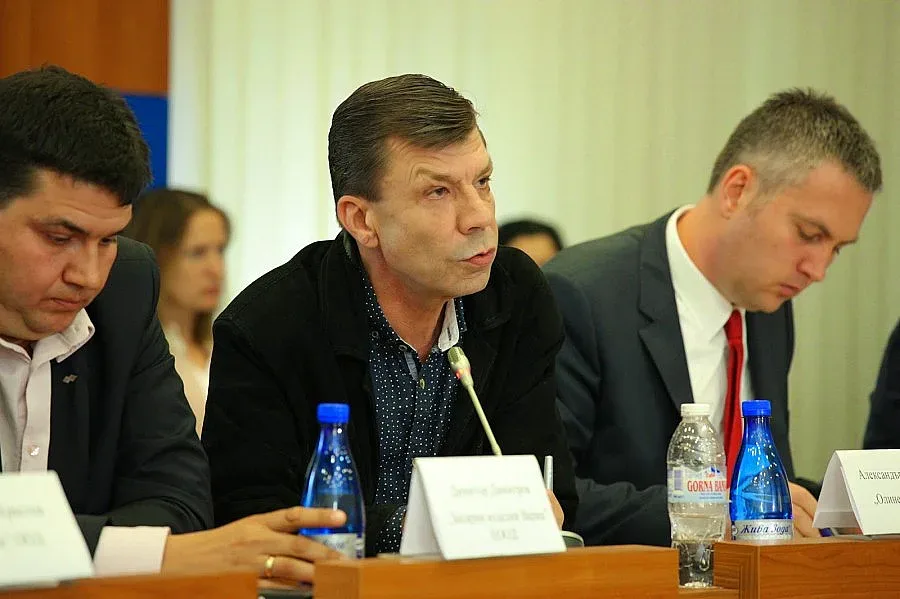 "Олинеза" в примката на братоубийствена война