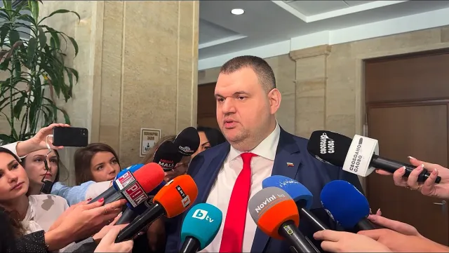 Пеевски: ПП-ДБ правят само бели, татко им Бойко ги спасява /ВИДЕО/