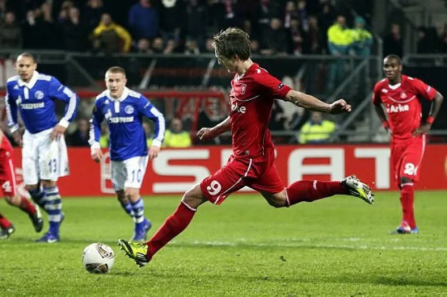 Гонят "Твенте" от Европа за 3 г.