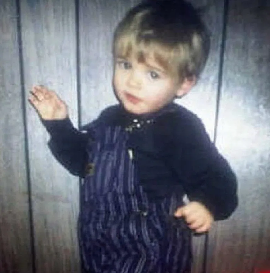 Отговорът на загадката: Идолът е..