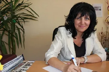 Цвета Караянчева кани децата на Кърджали на коледен спектъкъл