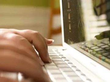 Обучават още 30 000 софтуерни специалисти за 15 години  