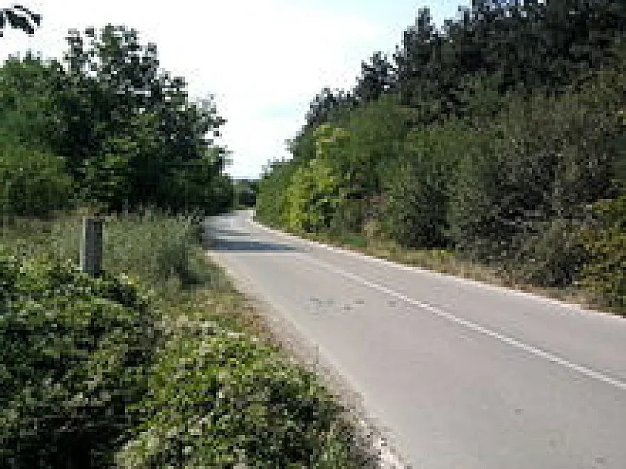 Зарязаха село без път до нивите