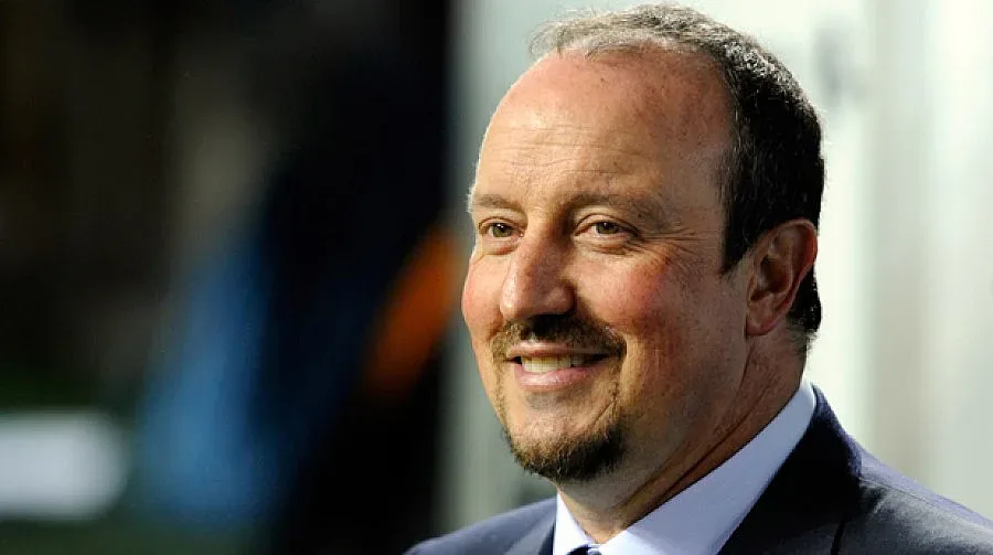 Заповед за уволнение под елхата на Бенитес