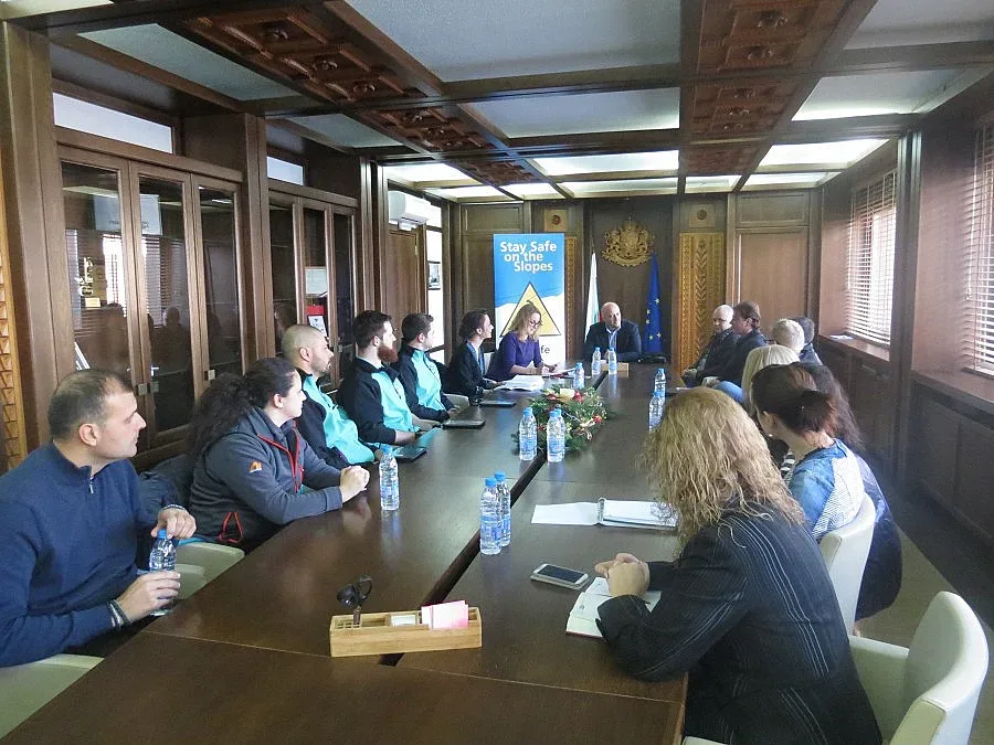 Дипломати, местна власт и полиция с мерки за сигурността на туристите в Банско