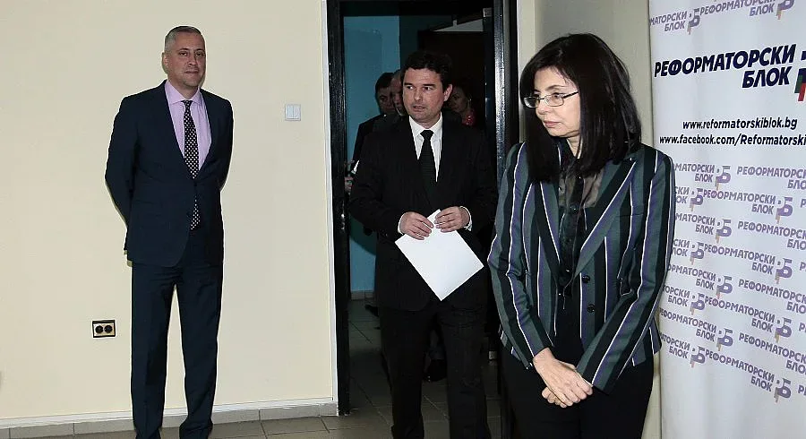 Реформаторите остават във властта