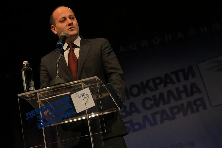 Радан плаши свои с изключване