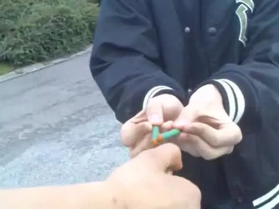 Пиратка гръмна в ръката на момче