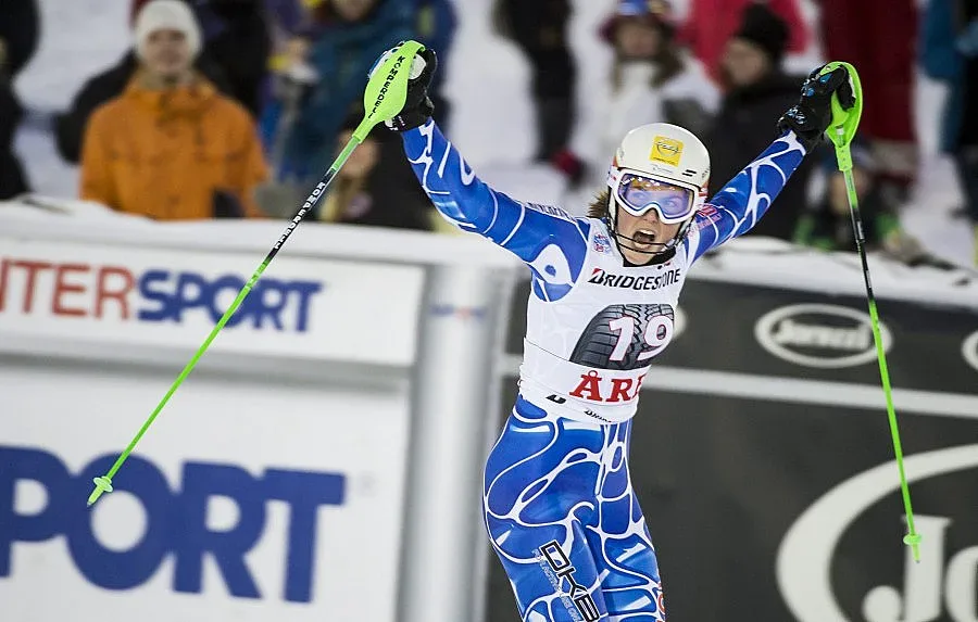 Тийнейджърка шашна всички на слалома