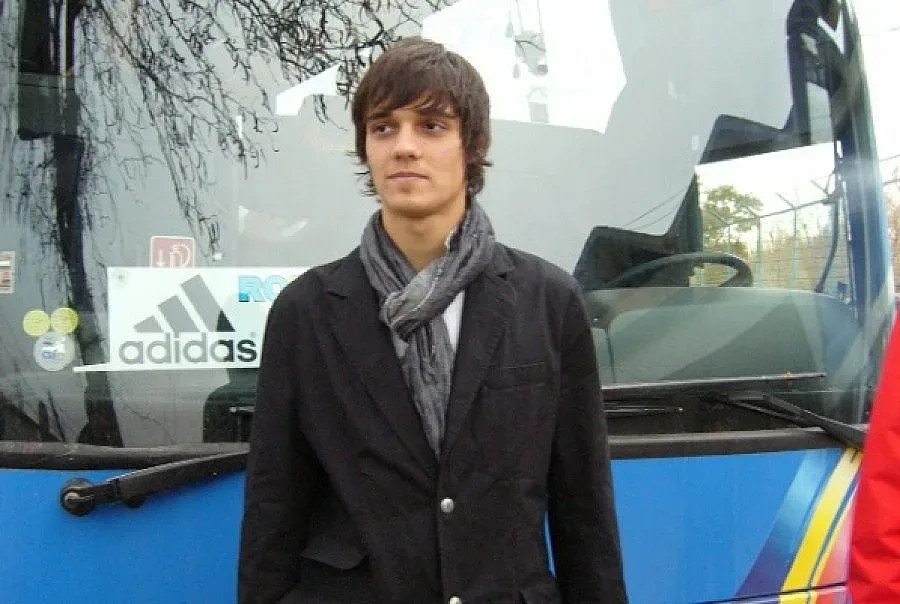 "Славия" гони Европа с Курдов