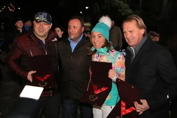 Красен Кралев с почетния знак на кмета на Банско