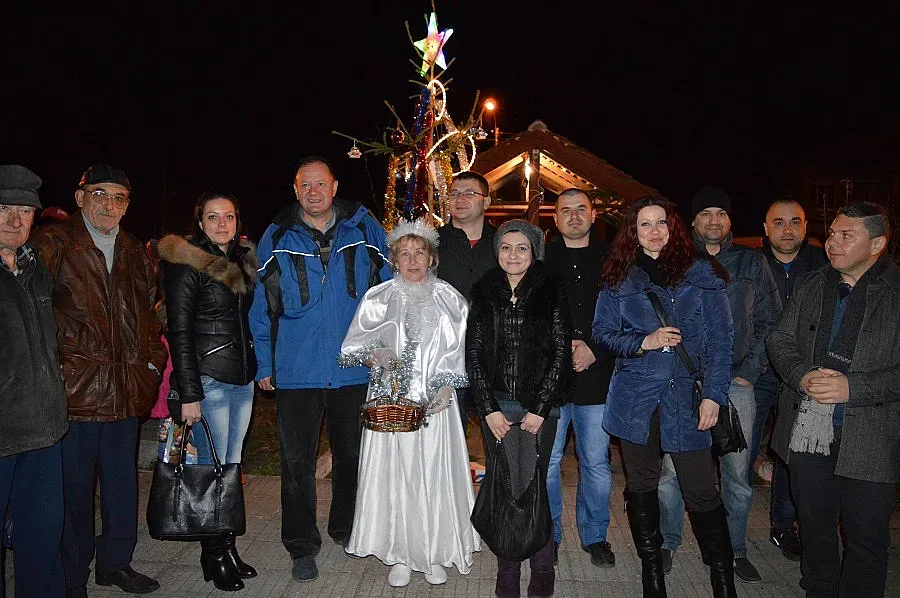 Миков запали елхата в село Антимово