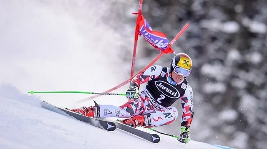 Хиршер отвя всички във Вал Д'Изер