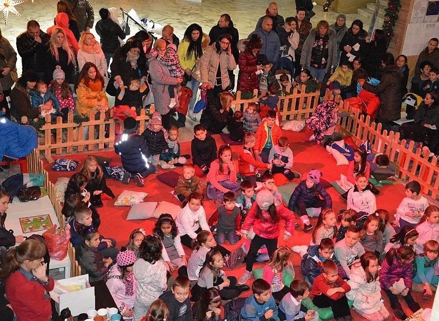 Приказка разсмя до сълзи малчугани