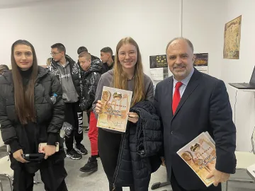 Младежка академия с уникален клип за Чудесата на Пиринско