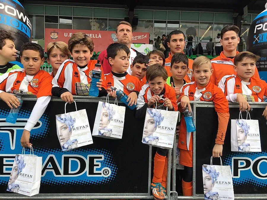 РЕФАН спонсор на най-големия футболен турнир в Каталуния! (СНИМКИ)