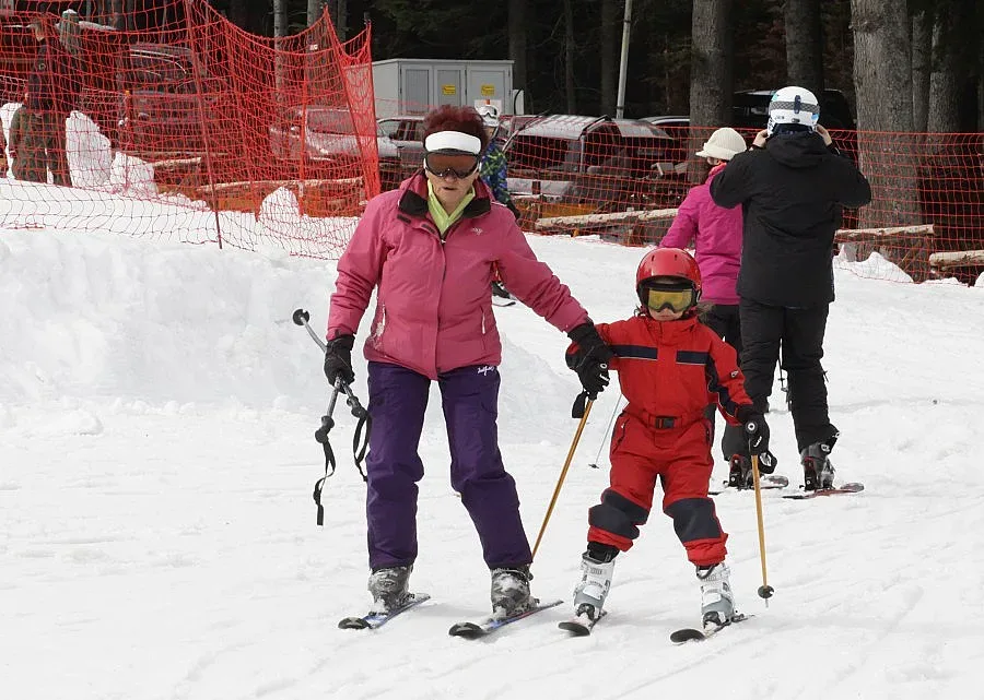 Заваля сняг в Боровец, Бистрица и Гинци
