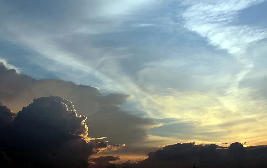 Облаци и студ