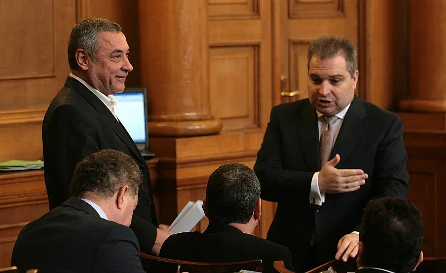 Гроздан Караджов последва Радан Кънев, хвърли и оставка