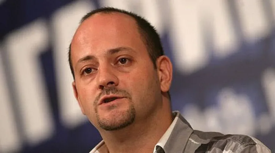 Радан Кънев минава в опозиция